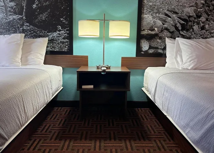 Super 8 By Wyndham Motel