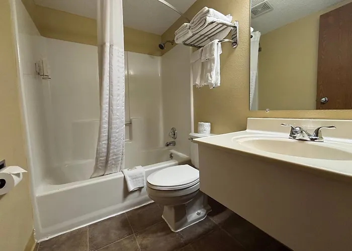 Super 8 By Wyndham Motel 2*